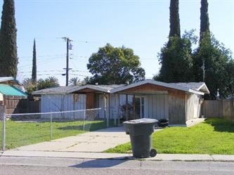 869 E Thurman Ave, Porterville, CA 93257