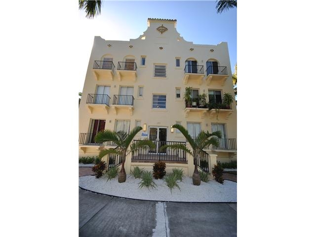 694 76 ST # 10, Miami, FL 33138