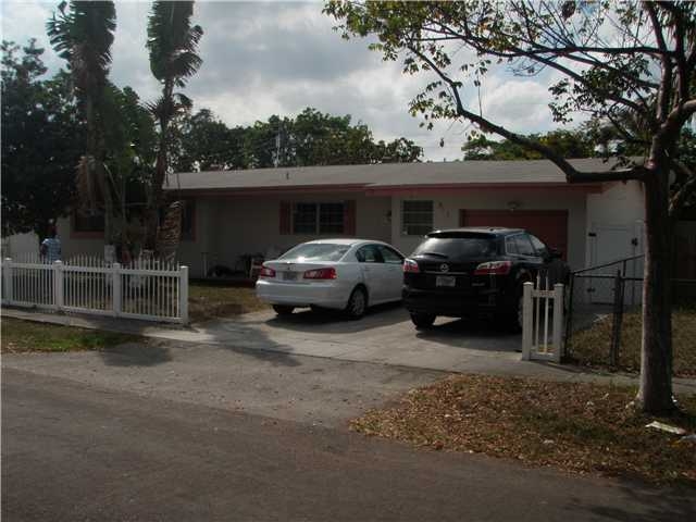 913 SW 49TH AV, Fort Lauderdale, FL 33317