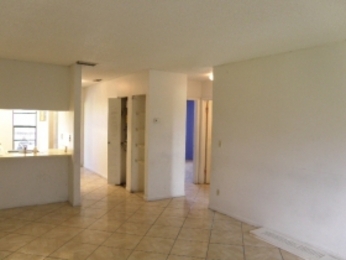 5075 Palm Hill Dr Apt V336, West Palm Beach, FL 33415