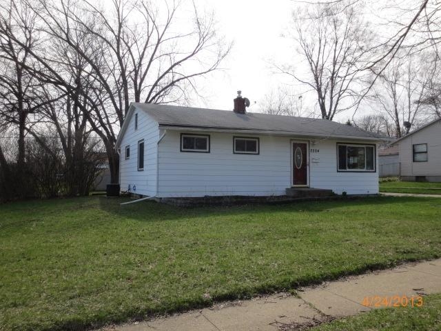 2204 23rd St, Rockford, IL 61108