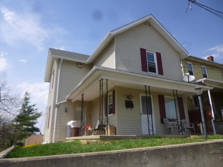 216 Wayne Ave, Waynesboro, PA 17268