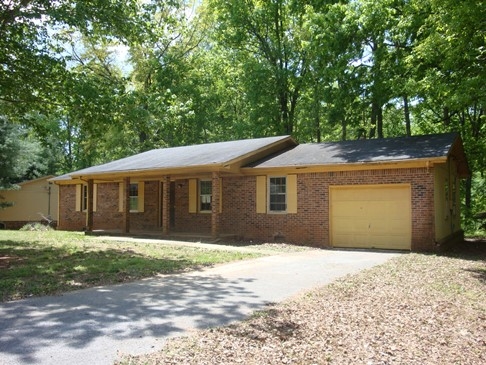 12 Henderson Drive, Fayetteville, TN 37334