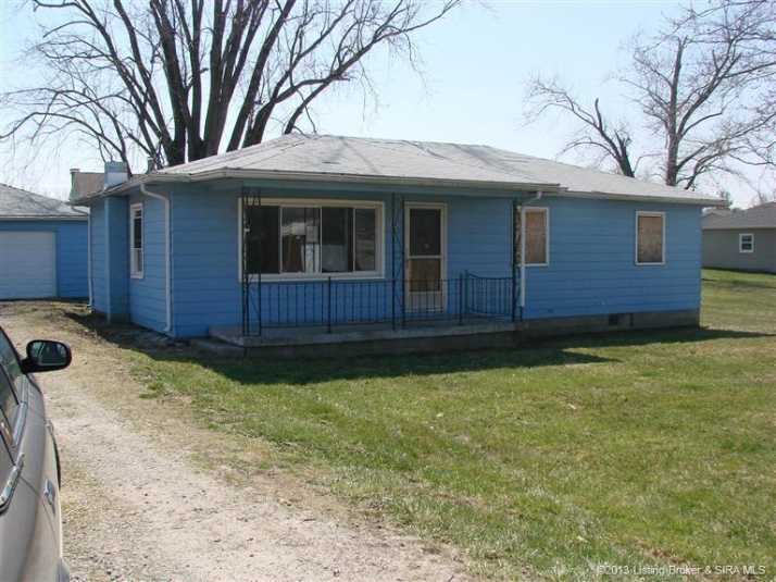 216 Ash St, Henryville, IN 47126