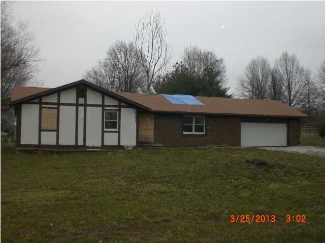 9 Sunset Dr, Dale, IN 47523