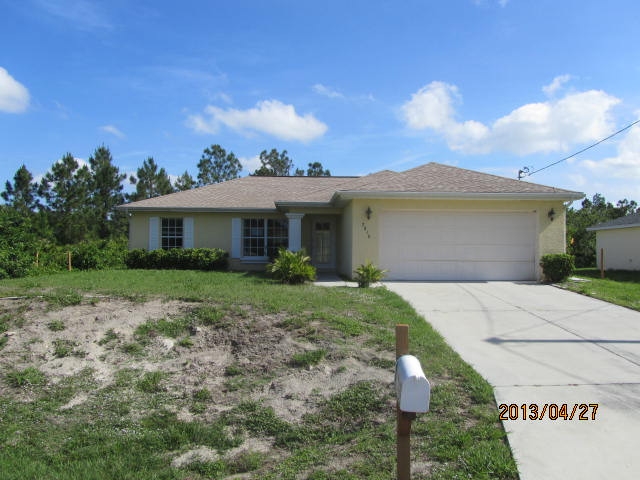 2810 42nd St SW, Lehigh Acres, FL 33976