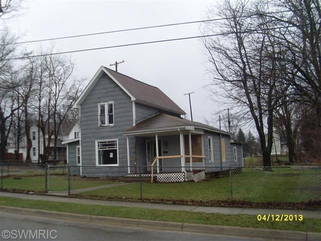 42 Whittier Ave, Battle Creek, MI 49015