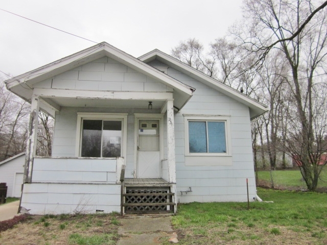 231 Sharon Ave, Battle Creek, MI 49017