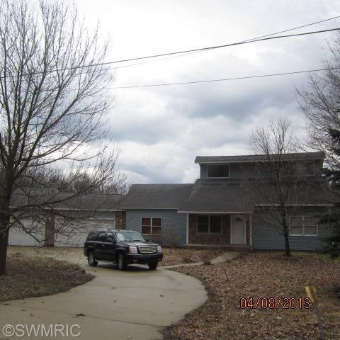 214 Prospect St, Decatur, MI 49045