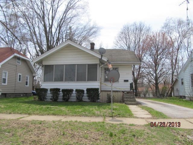 2011 Cartier St, Flint, MI 48504