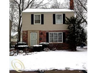 5015 Lannoo St, Grosse Pointe, MI 48236