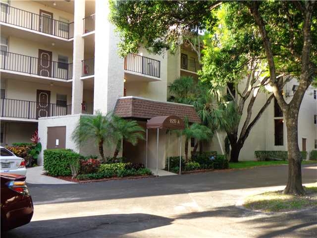 9235 LAGOON PL # 405, Fort Lauderdale, FL 33324