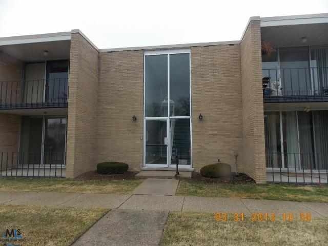 28111 Jefferson Unit 3d, Saint Clair Shores, MI 48082