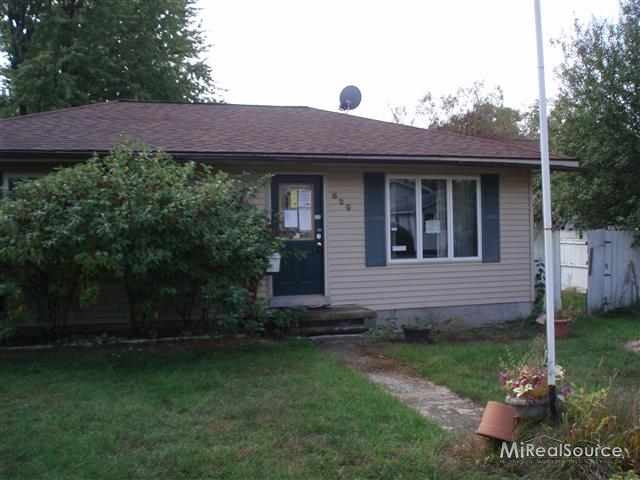 629 Orchard St, Algonac, MI 48001