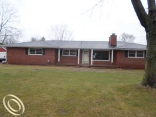 6259 Elizabeth Lake Rd, Waterford, MI 48327