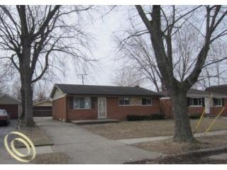 22420 Arcadia St, Saint Clair Shores, MI 48082