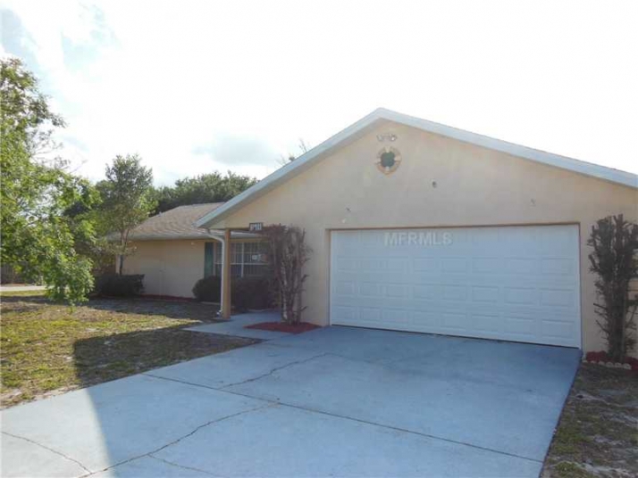 1048 Hemingway Dr, Deltona, FL 32725