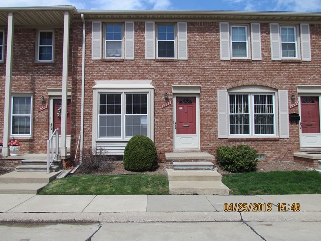 19533 Ridgemont St Unit 8, Saint Clair Shores, MI 48080