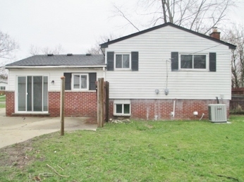 1192 Woodglen Ave, Ypsilanti, MI 48198