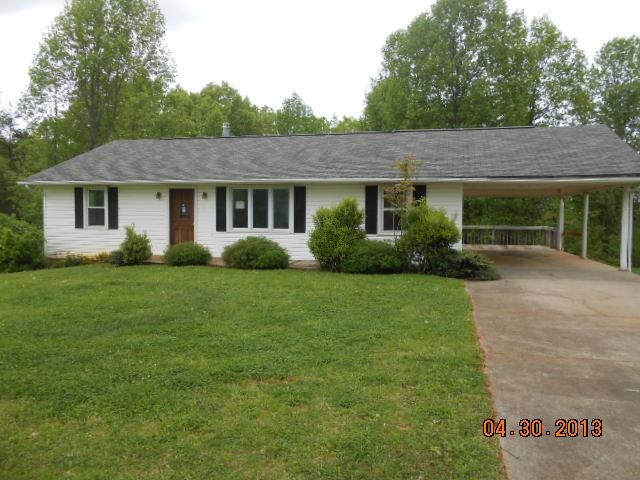 405 Woodview Lane, Martinsville, VA 24112