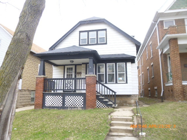 2352 S 8th St, Milwaukee, WI 53215