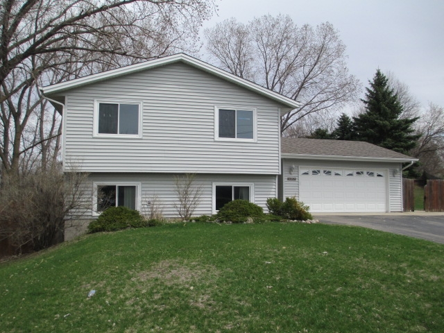 5182 Credit River R, Prior Lake, MN 55372