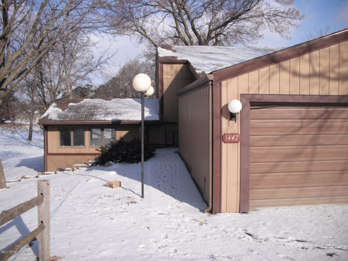 1442 Martin Rd, Albert Lea, MN 56007