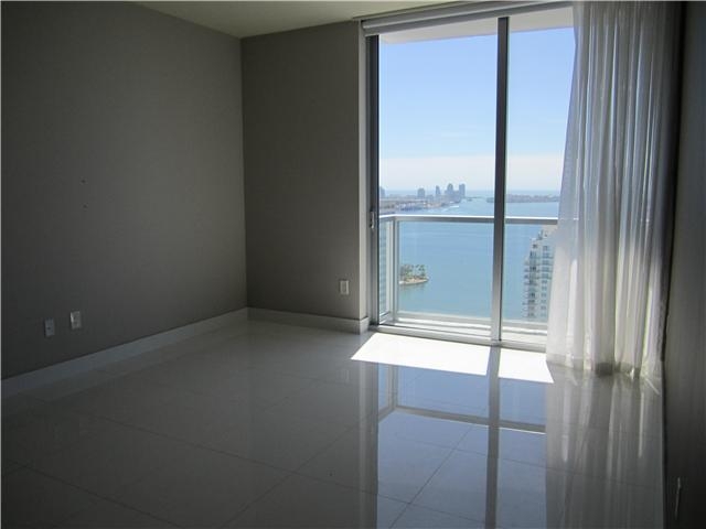 1060 BRICKELL AV # 3707, Miami, FL 33131