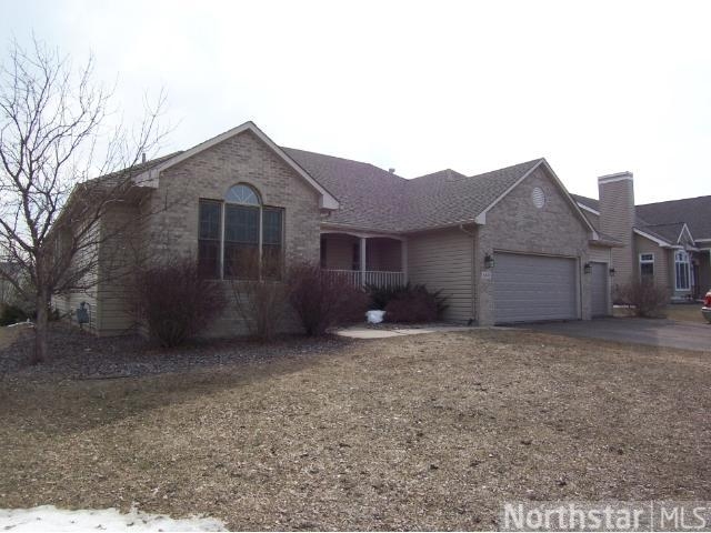 6616 Clearwater Creek Dr, Hugo, MN 55038