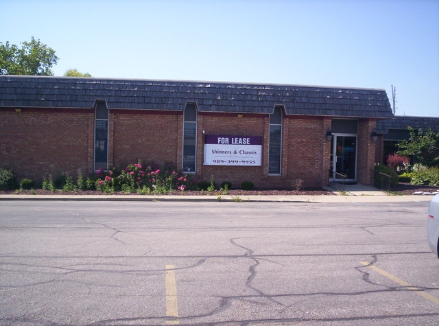 1010 N Niagara St, Saginaw, MI 48602