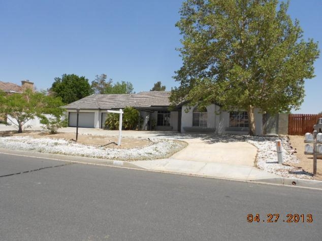 12739 Yorkshire Dr, Apple Valley, CA 92308