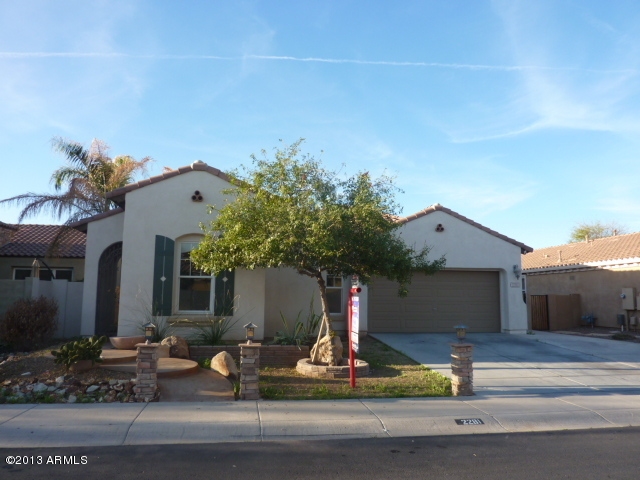 2281 E Honeysuckle Pl, Chandler, AZ 85286