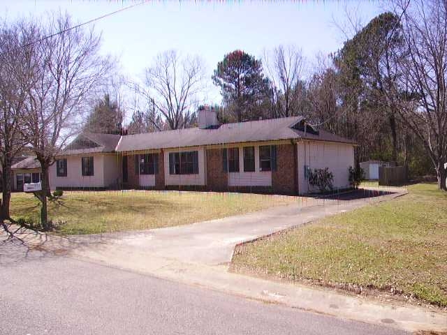 6827 Sunny Dell Dr, Bessemer, AL 35023