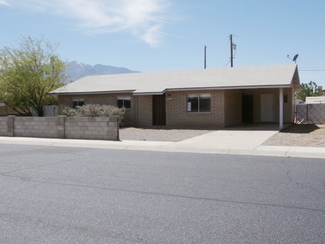 3040 South Apricot Loop, Safford, AZ 85546