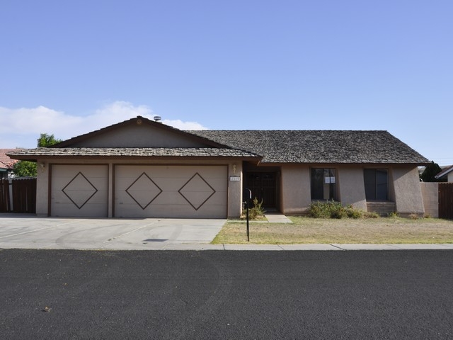 2229 East 27th Way, Yuma, AZ 85365