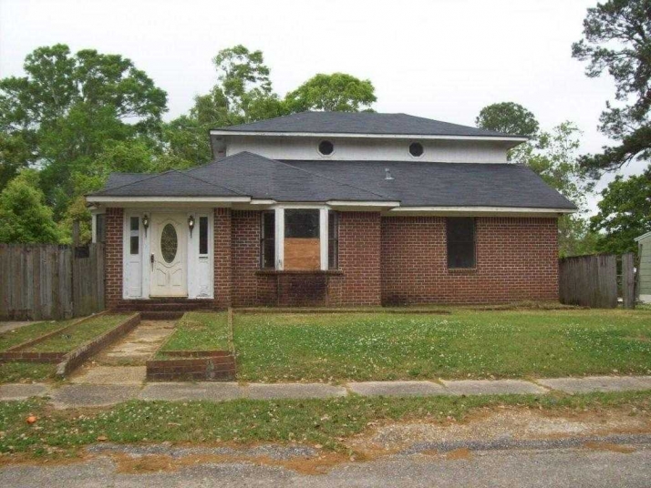 1254 Horton Dr, Mobile, AL 36605