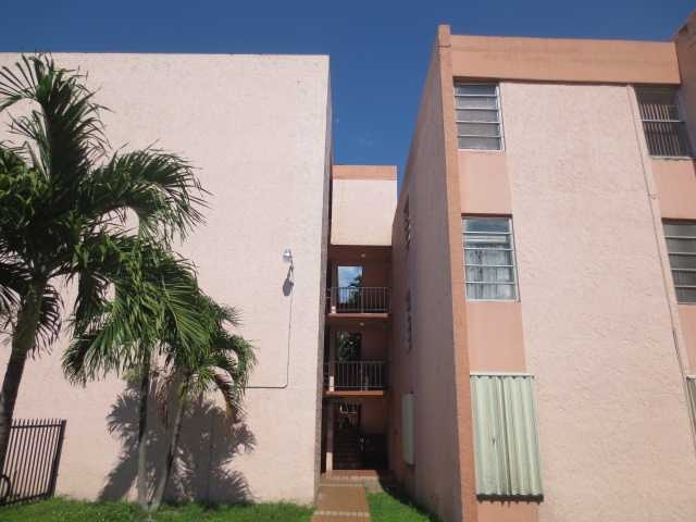 1900 W 68 ST # B401, Hialeah, FL 33014