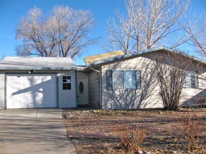 938 Capulin Rd, Los Alamos, NM 87544