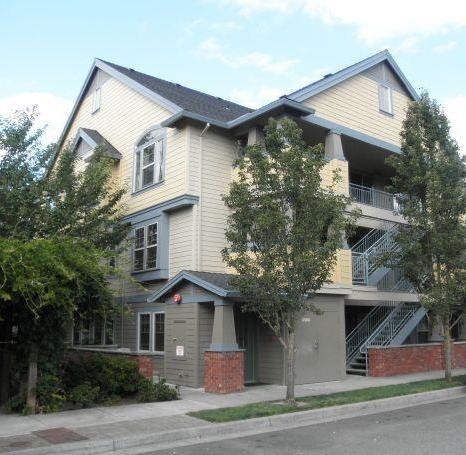 9837 Ne Irving St Apt 315, Portland, OR 97220