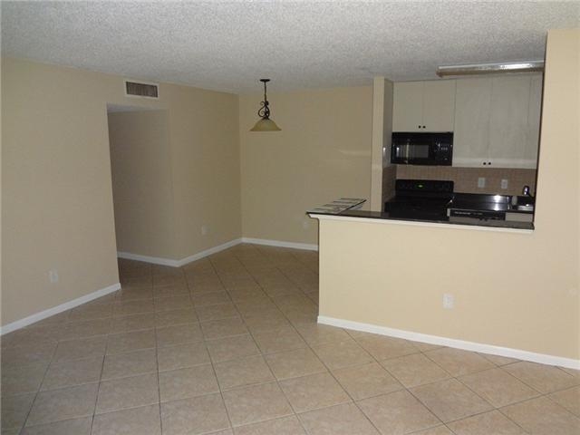 819 NE 199 ST # 6-105, Miami, FL 33179