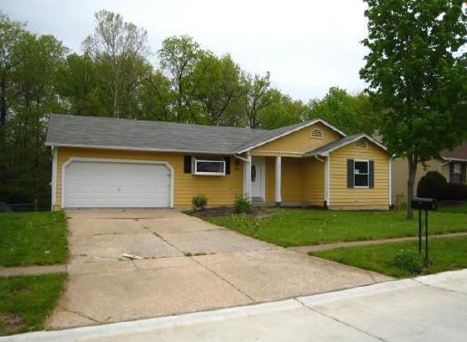 49 Chip Dr, O Fallon, MO 63366