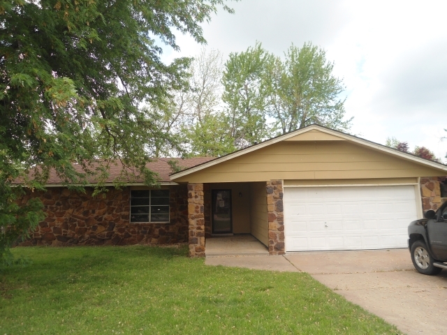 4910 S Barbados Ave, Sand Springs, OK 74063