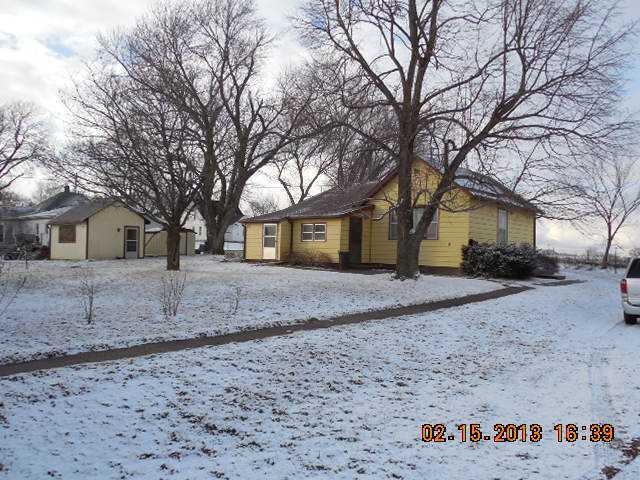 255 N 4th St, Staplehurst, NE 68439