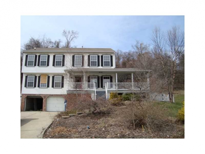 846 Emerald Dr, New Kensington, PA 15068