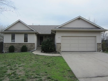 311 E Tall Tree Rd, Derby, KS 67037