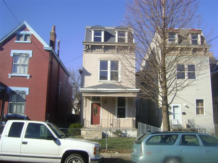 1723 Greenup St, Covington, KY 41011