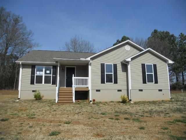 140 Roebenson Dr, Woodruff, SC 29388