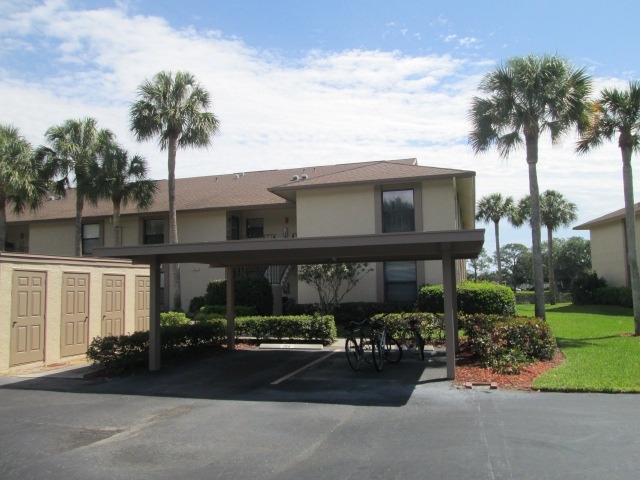 505 Lake Louise Cir Unit 204, Naples, FL 34110