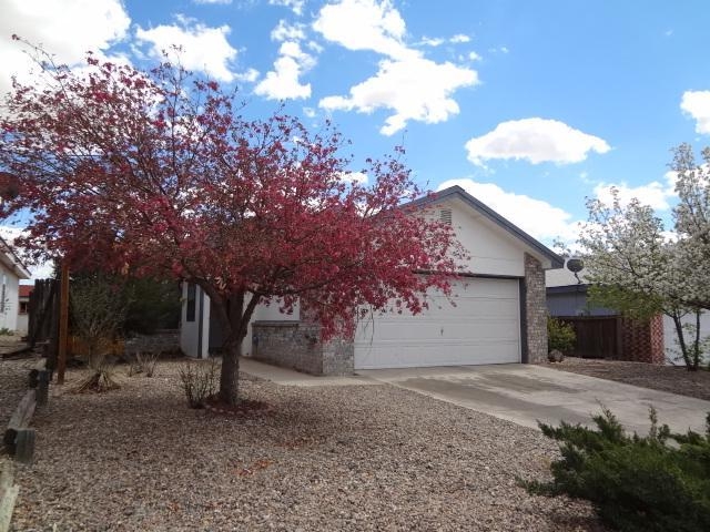 102 Vissing Pl, Los Lunas, NM 87031