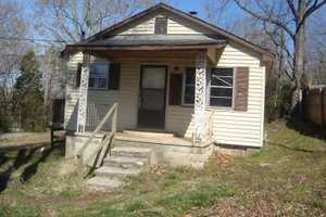 514 Foster St, Paris, TN 38242